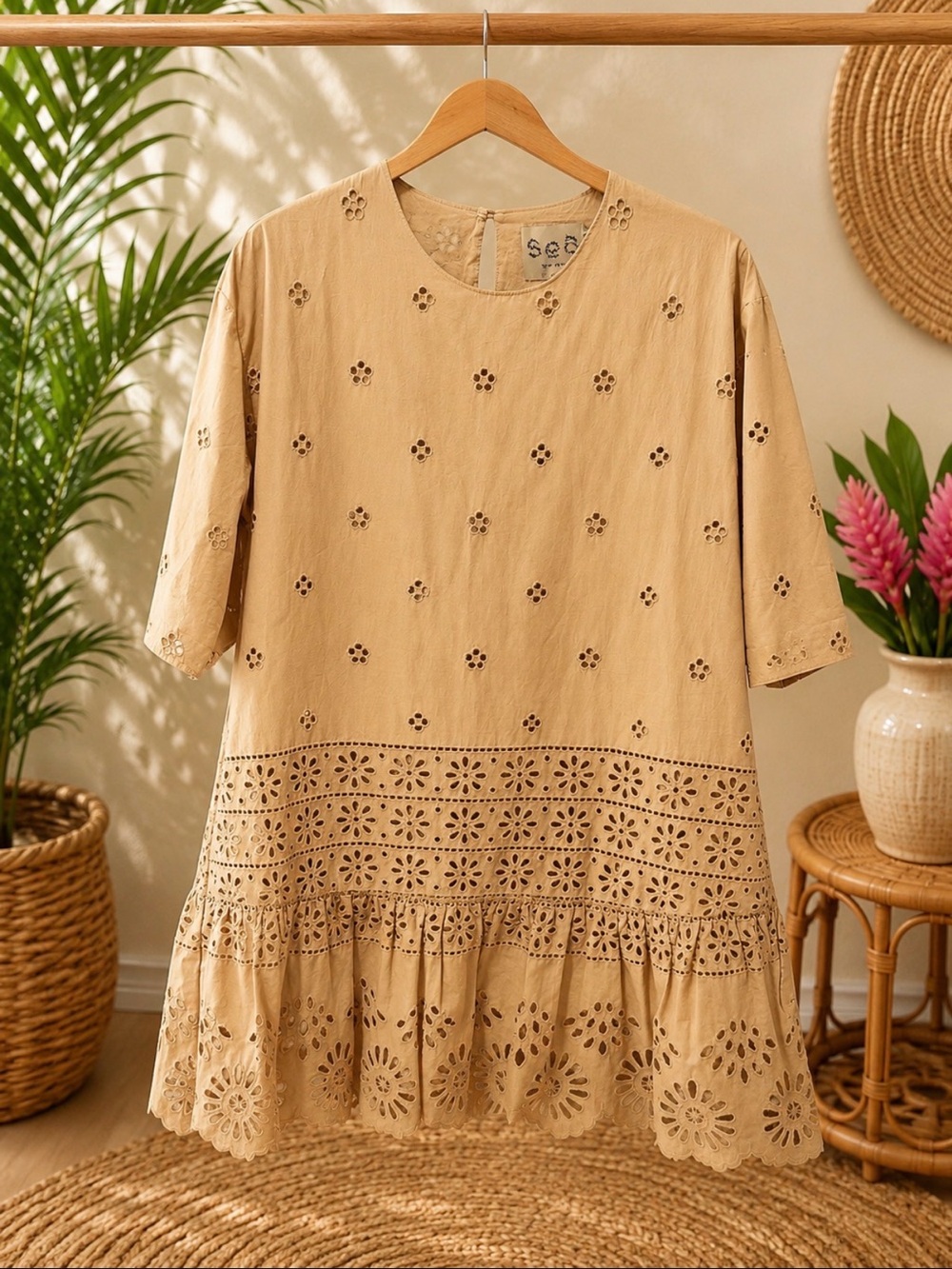 Sea New York Eyelet Embroidered Cotton Ruffle Mini Dress Beige Sz 2 P2P 19’